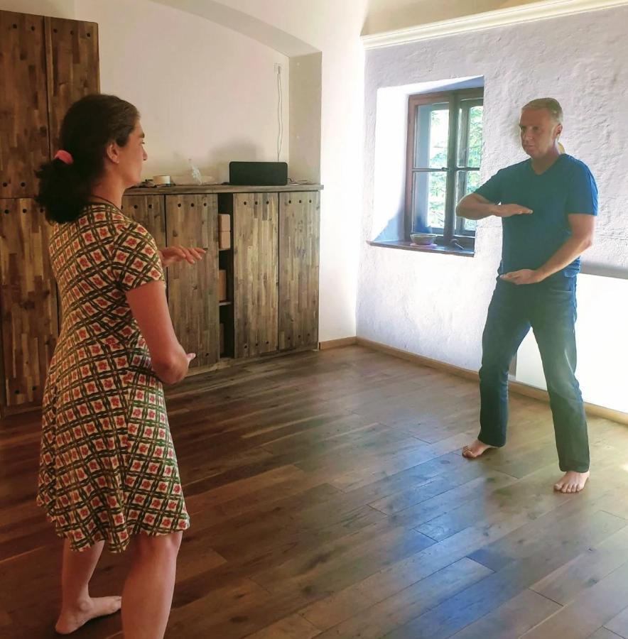 Tauglerei Appartement Malve In Den Zauberbergen Sankt Koloman Exteriör bild